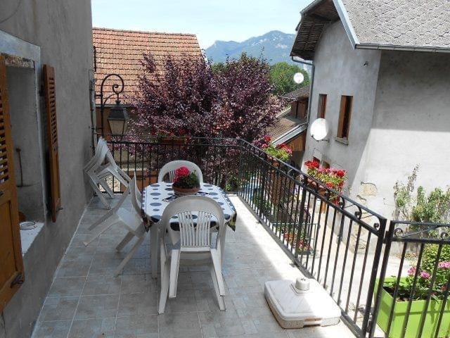 Gite Chez Charlot Chanaz Bagian luar foto